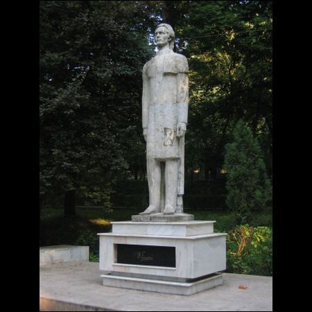 Statuia poetului Mihai Eminescu
